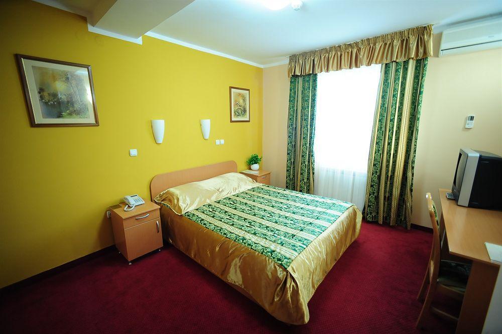 Hotel Elegance Beograd Bagian luar foto