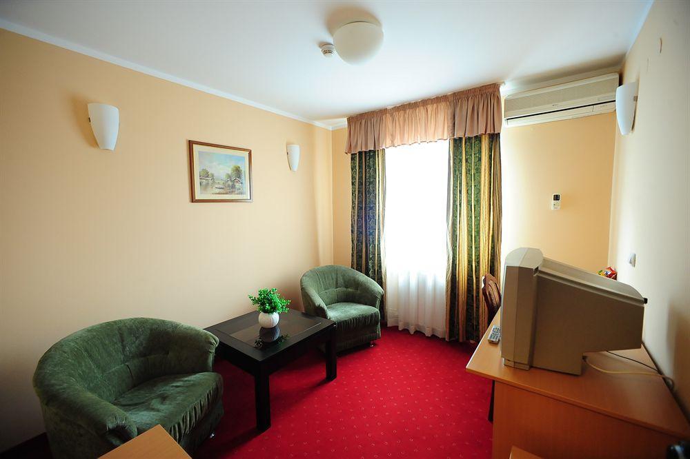 Hotel Elegance Beograd Bagian luar foto