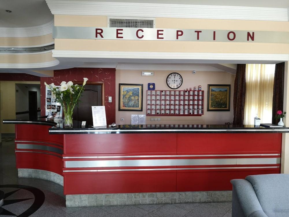 Hotel Elegance Beograd Bagian luar foto