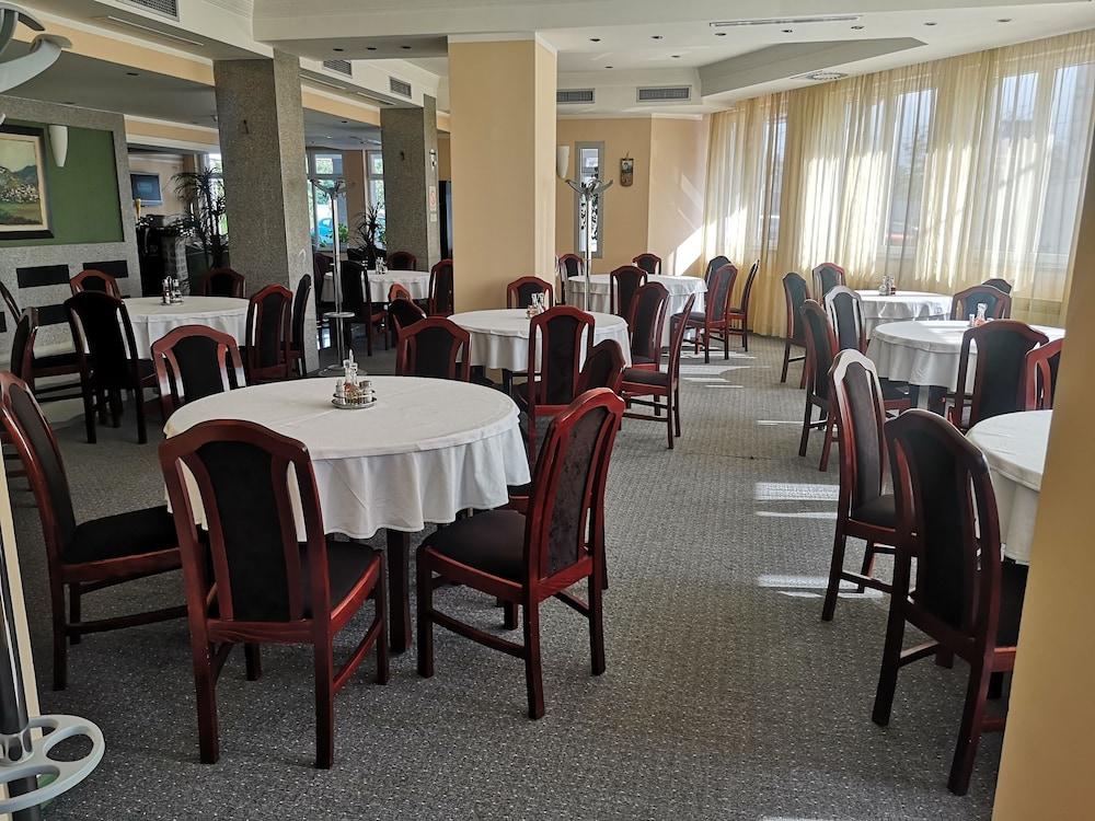 Hotel Elegance Beograd Bagian luar foto