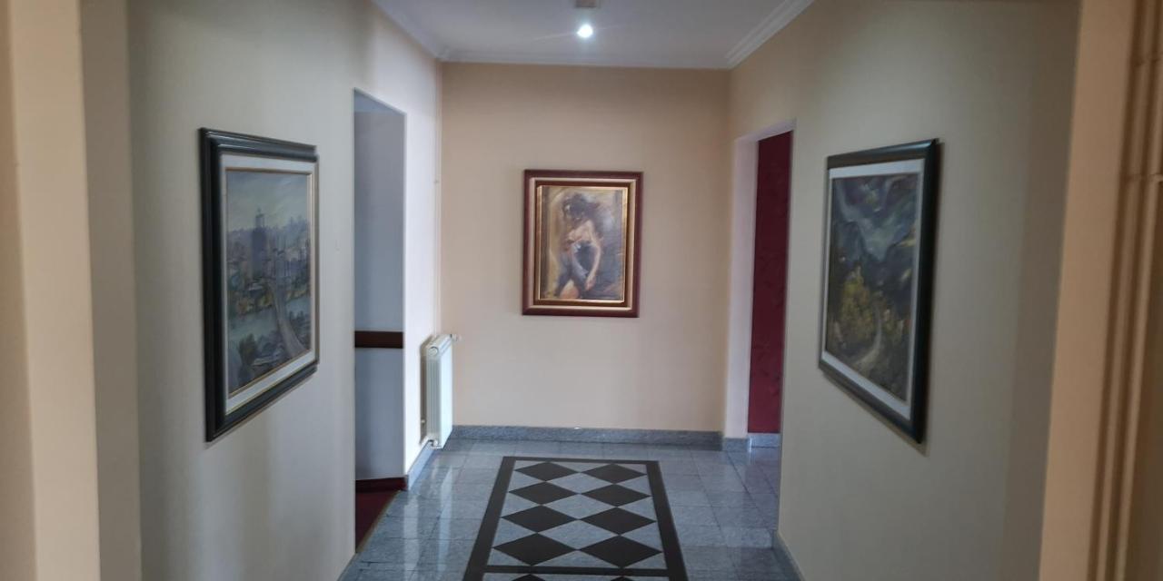 Hotel Elegance Beograd Bagian luar foto