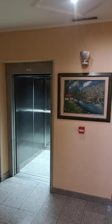 Hotel Elegance Beograd Bagian luar foto