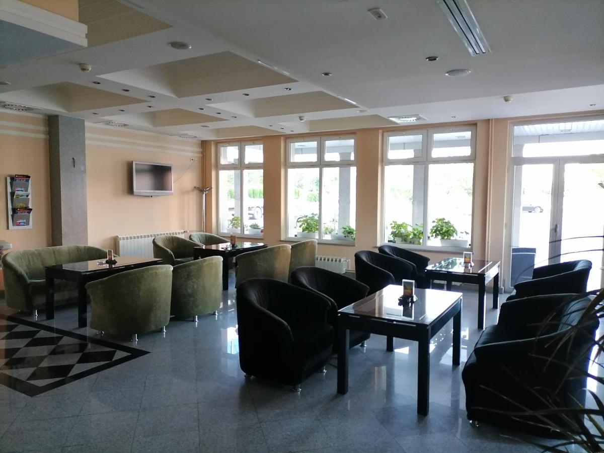 Hotel Elegance Beograd Bagian luar foto
