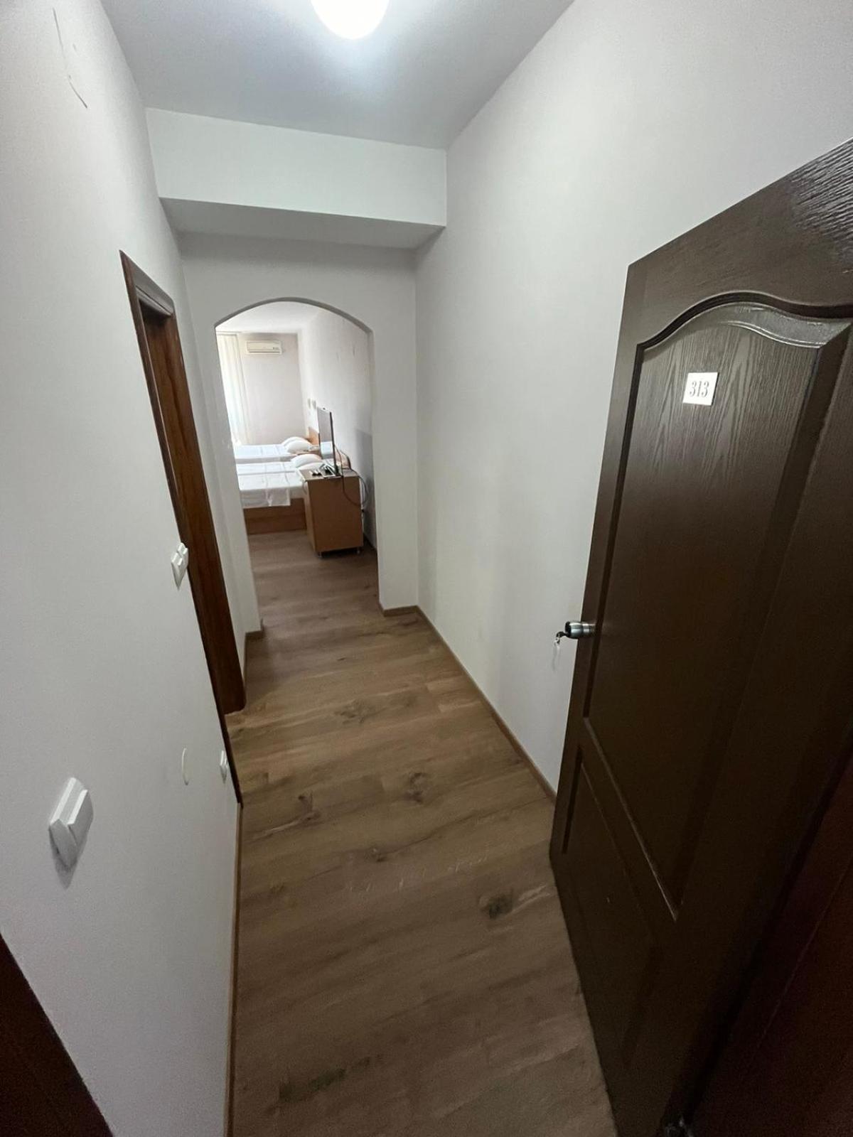 Hotel Elegance Beograd Bagian luar foto